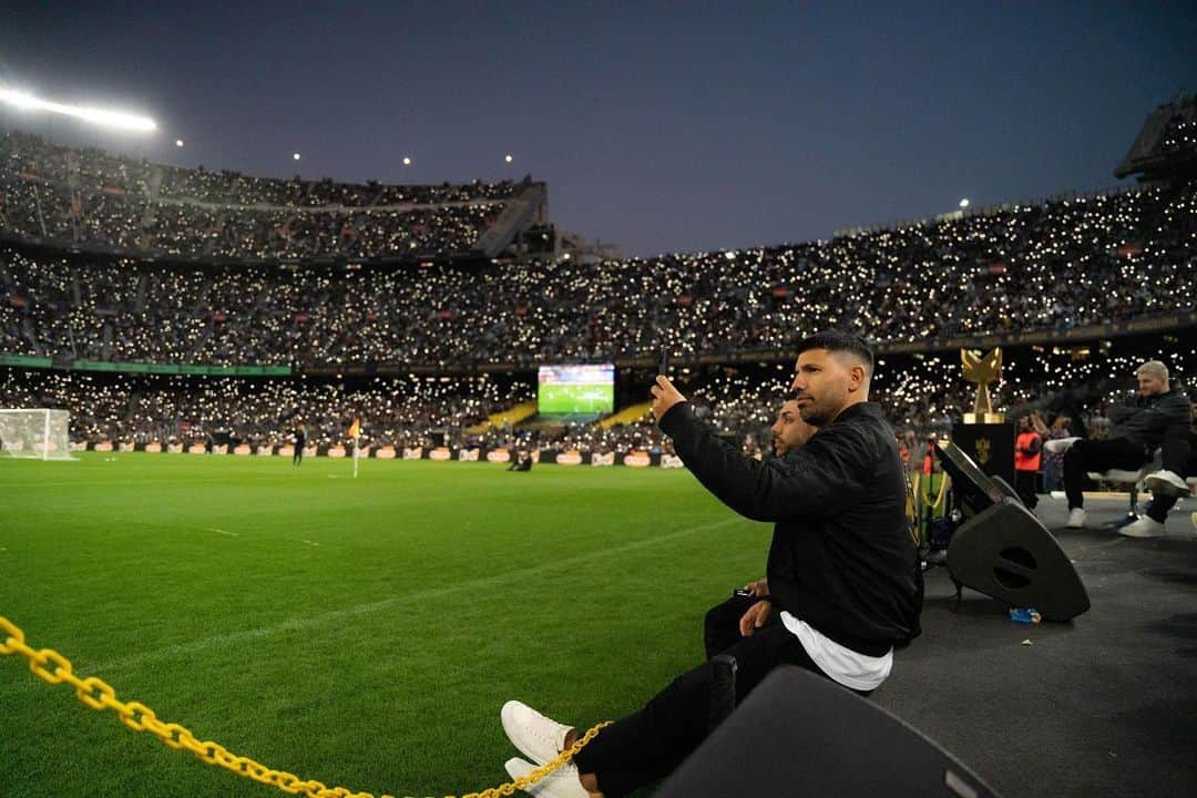 セルヒオ・アグエロさんのインスタグラム写真 - (セルヒオ・アグエロInstagram)「Una locura lo que se vivió en el Camp Nou, gente. Gracias @kingsleague por haberlo hecho posible y a todos por participar de una fiesta increíble. Felicitaciones @elbarrioklk por el triunfo y a trabajar en lo que viene en esta liga que llegó para quedarse 🤟🏽」3月27日 21時59分 - kunaguero