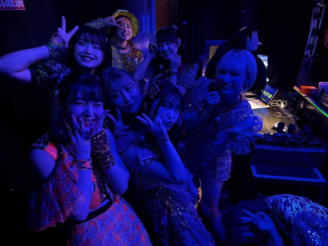 のインスタグラム：「この写真とても好き！ 衣装が光ってる✨✨  ○○スタッフさんから保存させていただきました😶  #アプガ #idol #japanesegirl #japaneseidol #fyp #followmeto #live #アイドル」