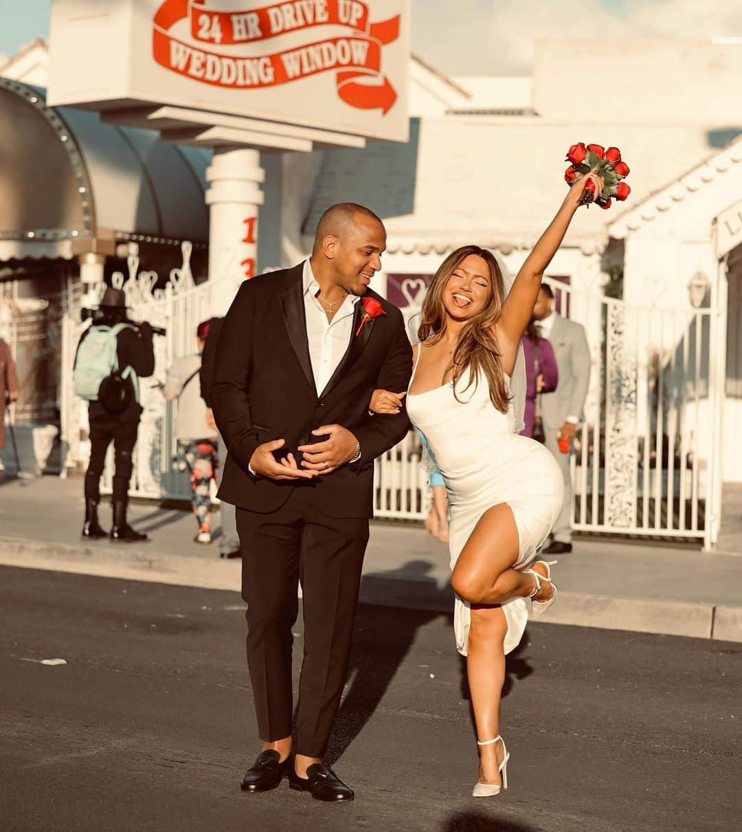 ジェシカ・バーチアーガのインスタグラム：「You are everything Nate Rose!! You’ve made me laugh and smile everyday since I met you! I’m so happy to be your wife, I’ll protect you always my baby.  Us forever ♌️❤️♈️ 3-23-23」
