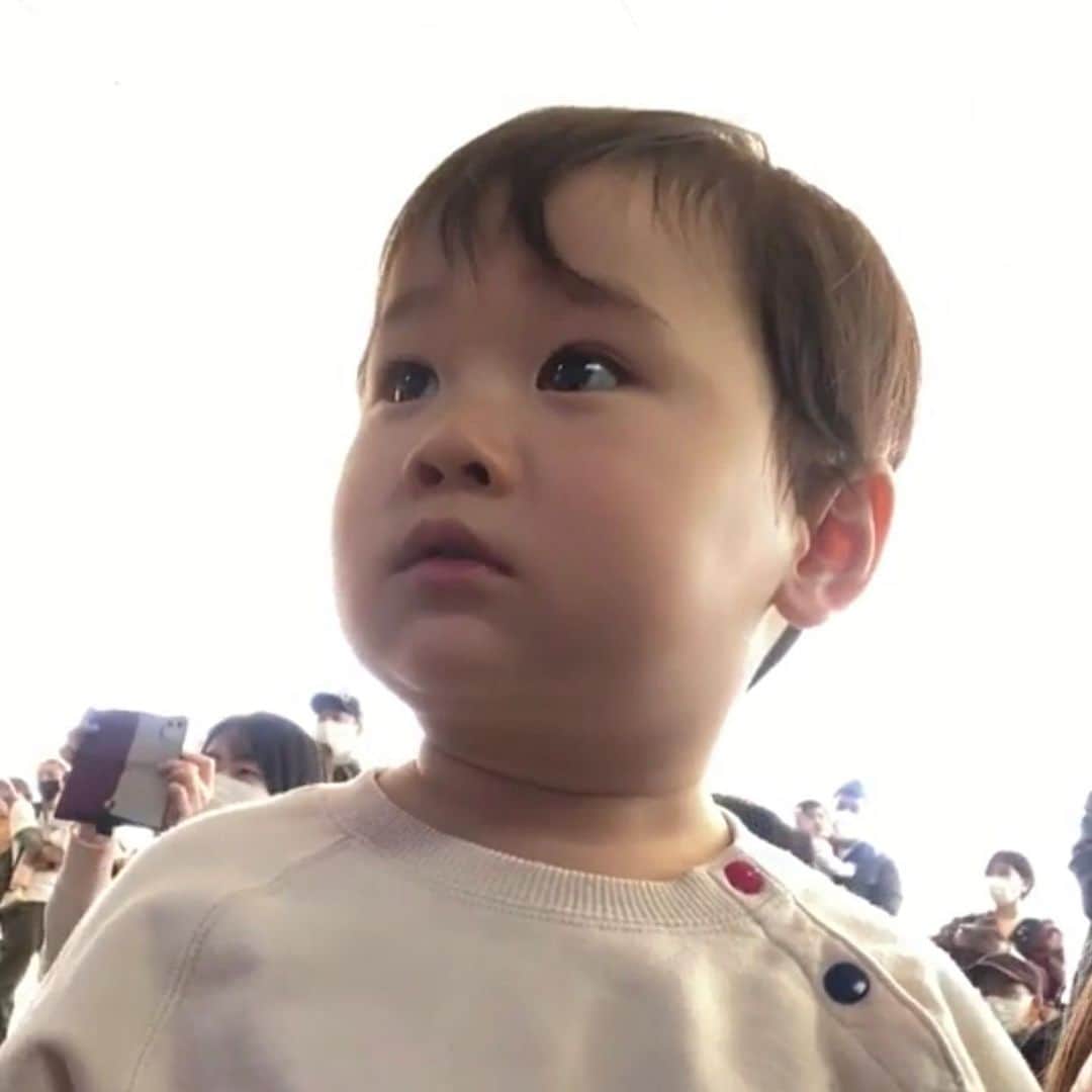 川端里奈さんのインスタグラム写真 - (川端里奈Instagram)「2歳児はじめての推し活🌸 先日、横浜アンパンマンミュージアムいってきました！ おめめきらきらさせて、めちゃくちゃたのしんでてその姿見れるだけでママもパパもこんなに幸せ🥰  #横浜#アンパンマンミュージアム#2歳児#おでかけ」3月28日 8時35分 - rinaastagram723