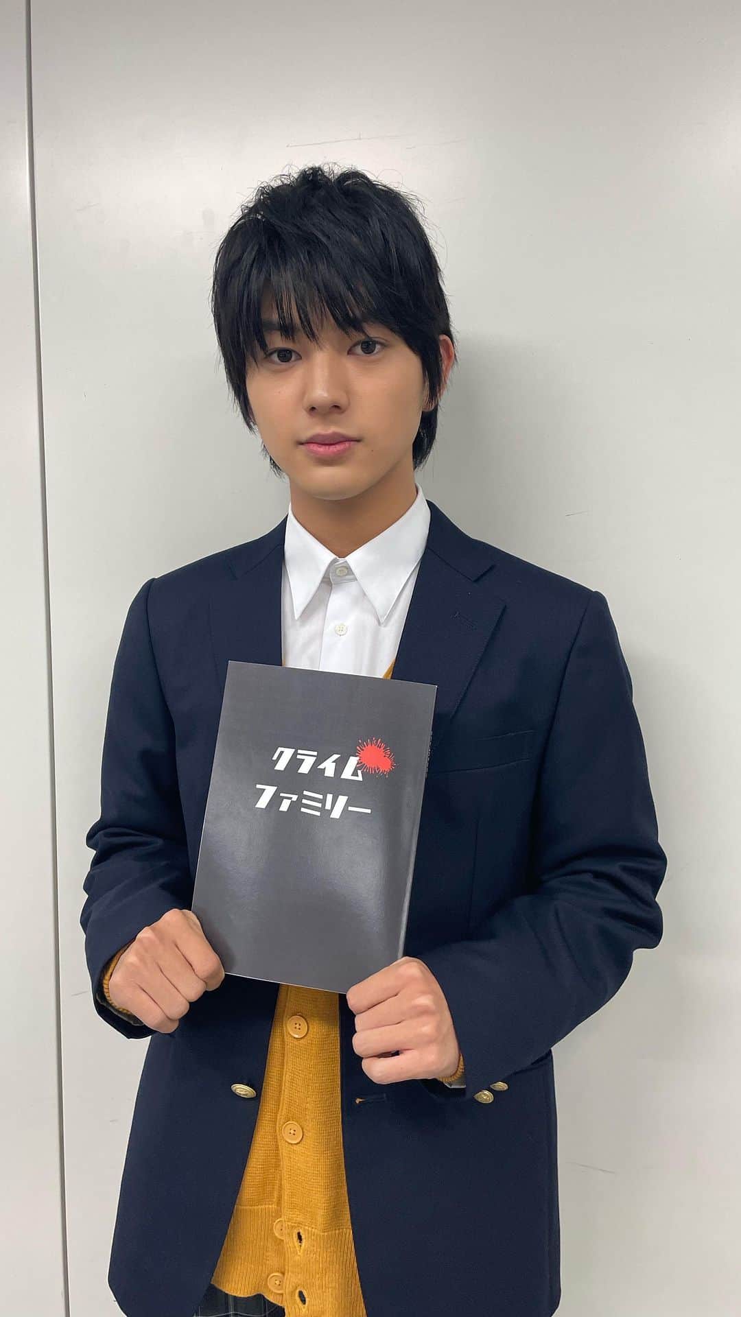 荒木飛羽のインスタグラム：「火曜ACTION！『クライムファミリー』  にて「佐々木勝」役演じさせて頂きます!!^..^ ੭ ⸒⸒⸒⸒   ≪放送日時≫ ４月11日（火） 24時35分～25時５分 ４月18日（火） 24時35分～25時５分 ４月25日（火） 24時25分～24時55分 ５月２日（火） 24時25分～24時55分 ※関東ローカル ※各話放送終了後、TVer、FODなどで見逃し配信を実施」