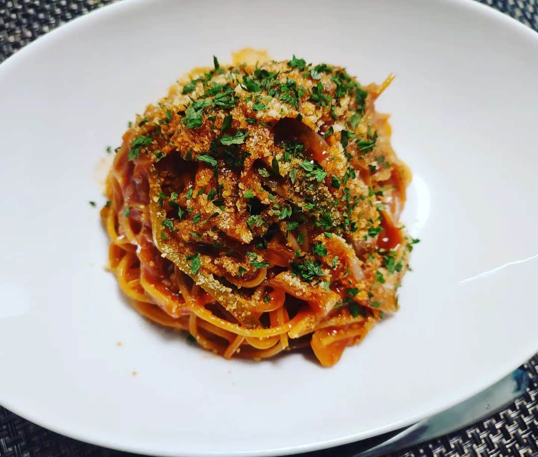 KEIのインスタグラム：「トマトジュースパスタ。 うまし(*´ω｀*)  #ワンパンパスタ」