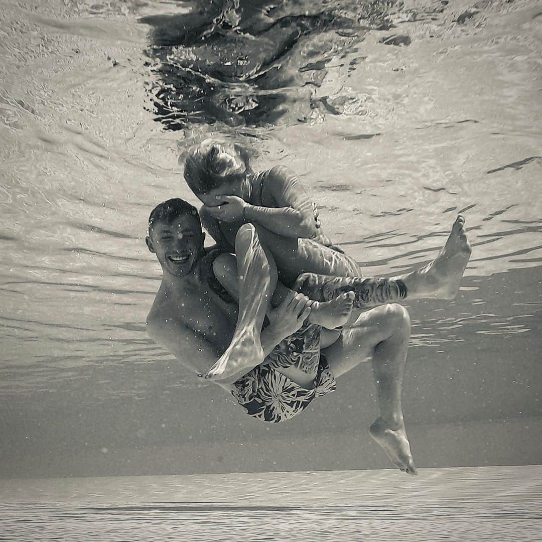 ナイル・ウィルソンのインスタグラム：「Having a bloody fantastic holiday🤍 @visit.dubai」