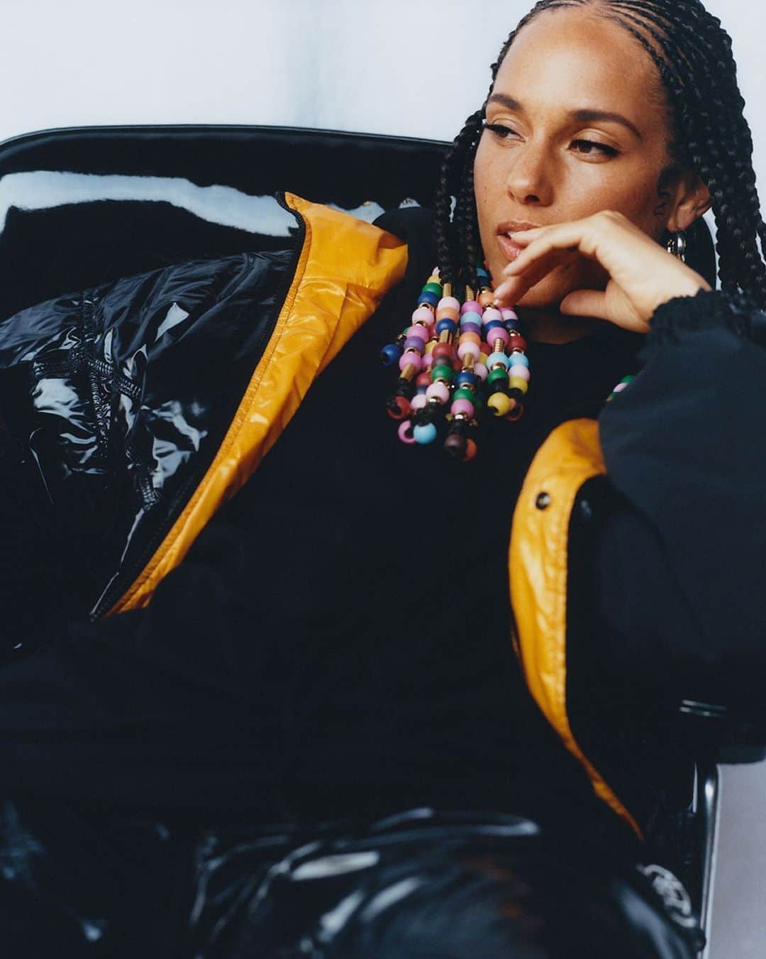 モンクレールのインスタグラム：「An effortlessly chic spin on late ’90s, New York City streetwear - manifested by Alicia Keys.  Moncler x Alicia Keys. Now on moncler.com.  #MONCLERGENIUS  #MONCLERALICIAKEYS @aliciakeys   Photography: @laurajanecoulson」