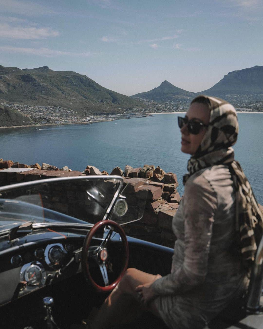 Murad Osmannさんのインスタグラム写真 - (Murad OsmannInstagram)「Following the road to adventure and chasing horizons with @natalyosmann  #followmeto the stunning Cape Town coastline with our amazing #followmeto Tour.」3月28日 1時33分 - muradosmann