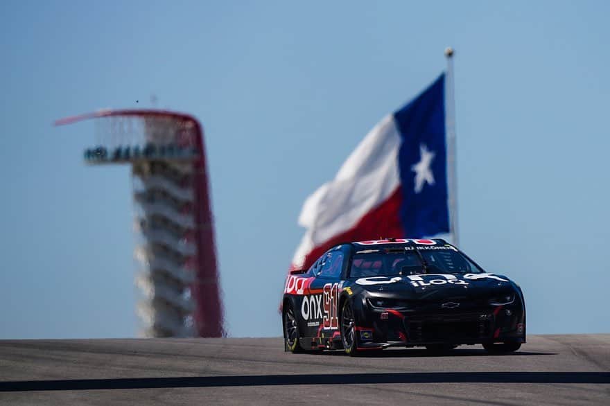 キミ・ライコネンのインスタグラム：「A fun and a rough ride. Not the end result we wanted. Until next time! Thanks @realmarksjustin @th_project91 and the whole @teamtrackhouse team.   @iloq_official @onx_homes」