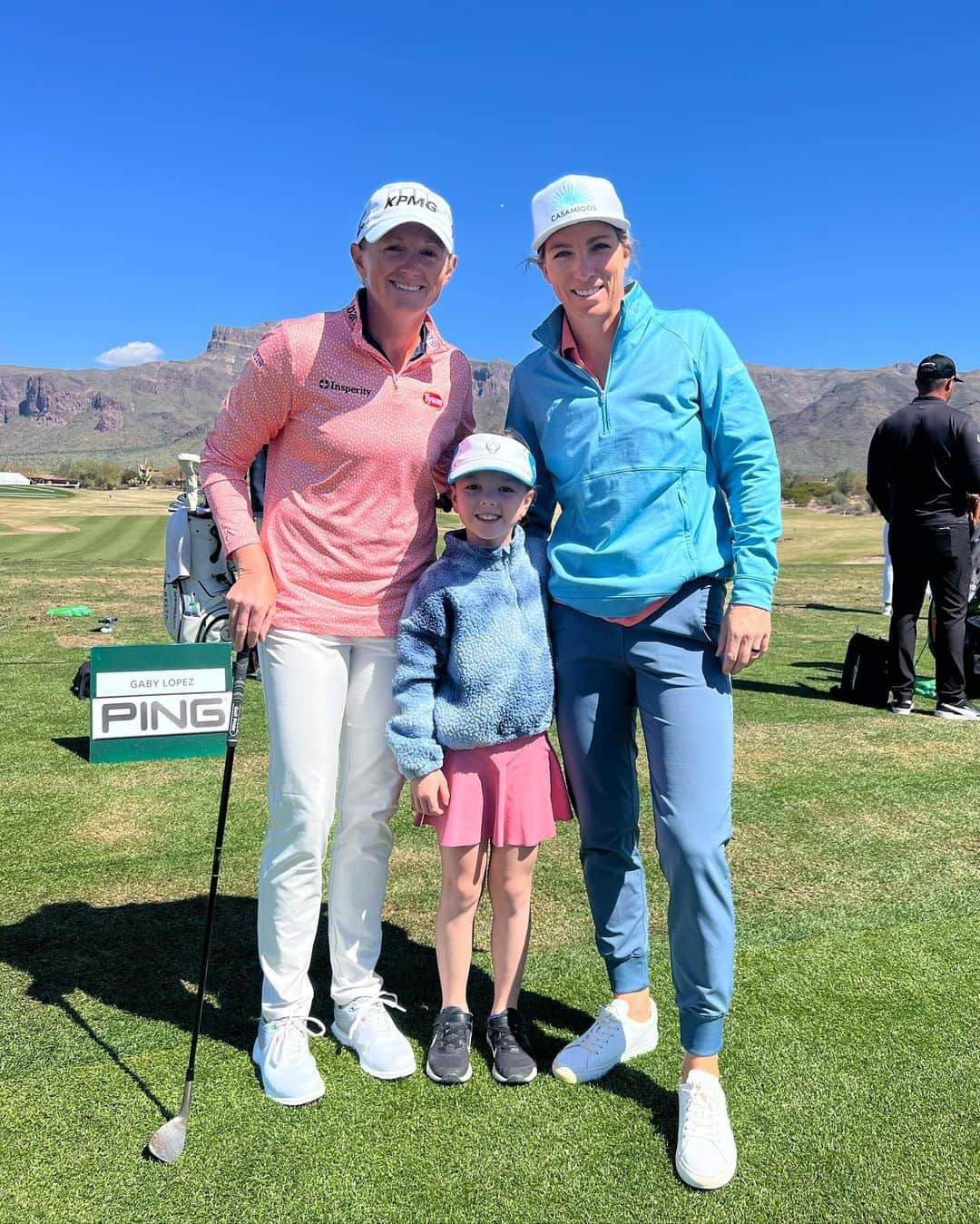 ソフィア・ポポフのインスタグラム：「First LPGA event of the season at @superstitionmountaincc was a little different for me  this time around. Fun seeing and catching up with everyone. Got to spend some quality time with my faves, showed Livi around got some snaps with the stars 🌟Hoping for more future events in the Phoenix area when I’m 🏌️‍♀️again 🤗」