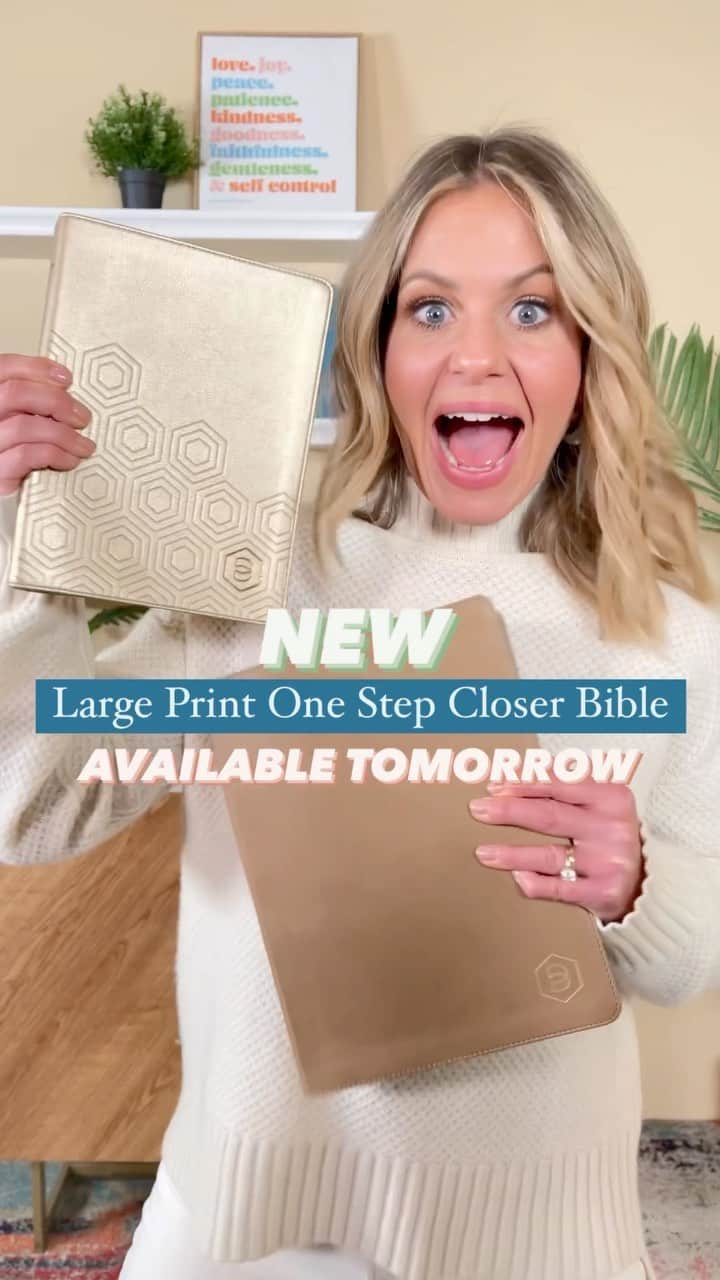 キャンディス・キャメロン・ブレのインスタグラム：「WE MADE IT BIGGA!! My new Large Print One Step Closer Bible is available tomorrow, but here’s the best part…it’s already going to be ON SALE for $35 starting tomorrow until 4/3 🙌🏼 (this also includes my other Bibles too!) Click the link in my bio & then click the first link to get yours tomorrow!」