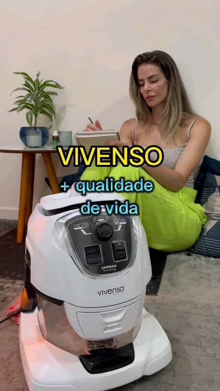 SuelleOliveiraのインスタグラム：「Uma das grandes diferenças entre o Vivenso e o aspirador de pó convencional é que, enquanto o  aspirador polui e contamina o ambiente, o Vivenso purifica o ar.  Vivenso é:  ✅️ Saúde 🌿 Ar puro ✨️ Limpeza 🤍 Bem estar」