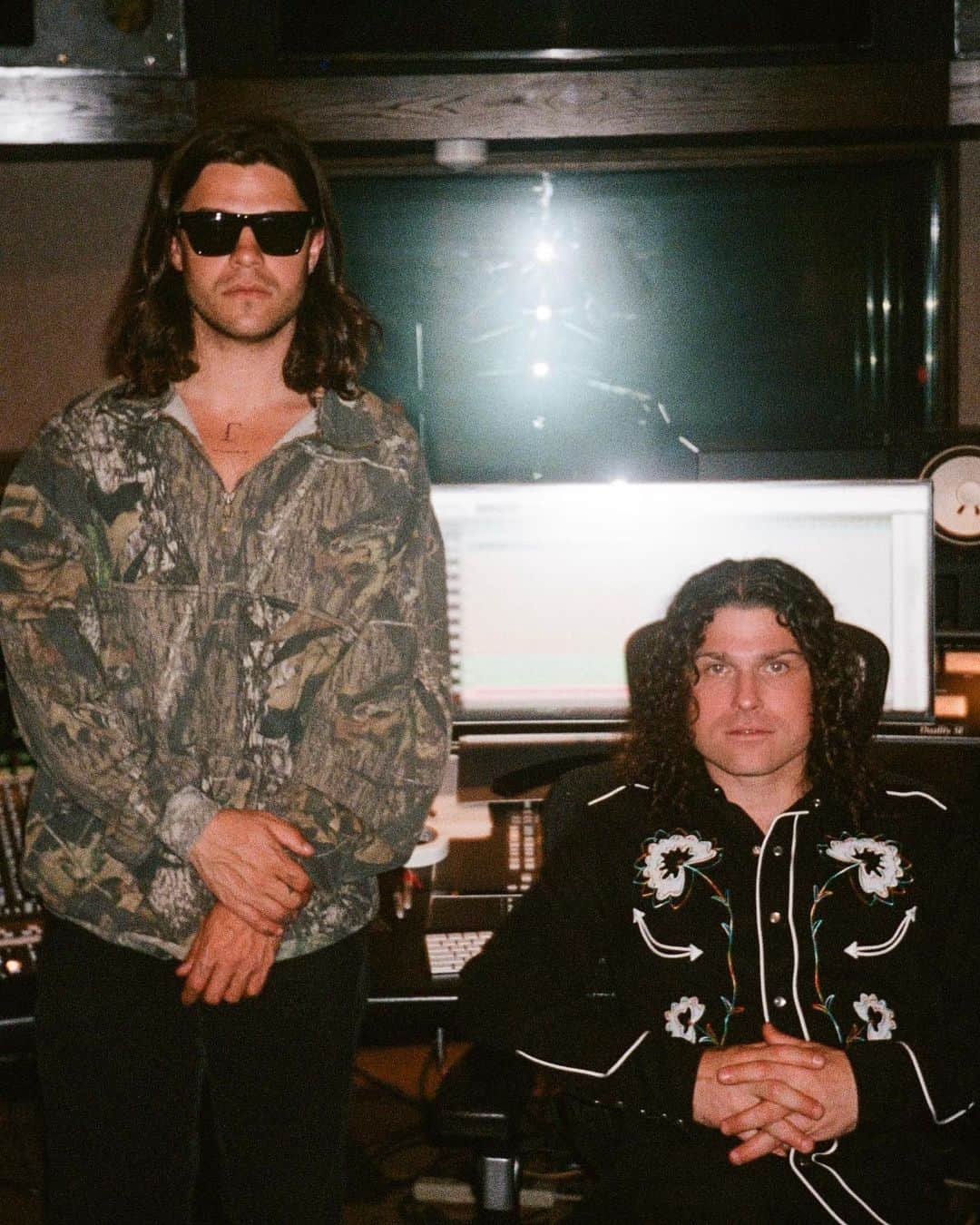 DVBBSのインスタグラム：「wrote a song called Just Like Us with our good friend @skeez - this one is for the campfire jams this summer 🪵 🔥 Maybe we will drop it soon on @kanaryrecords」