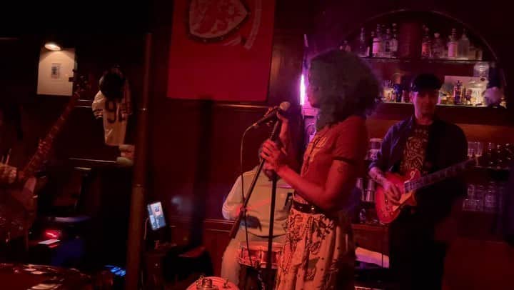 スキン・ダイアモンドのインスタグラム：「Doing a cute wee lounge bar set April 2nd at @lostpropertybar with my band!!! Going to be playing some roots reggae covers. And it’s FREE! See y’a there 😘🧨」