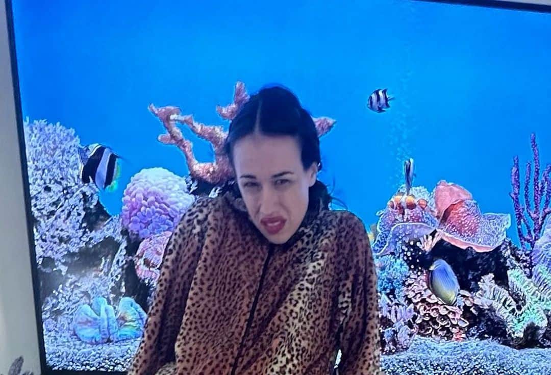 ミランダ・シングスさんのインスタグラム写真 - (ミランダ・シングスInstagram)「Me swimming.」3月28日 6時26分 - mirandasingsofficial