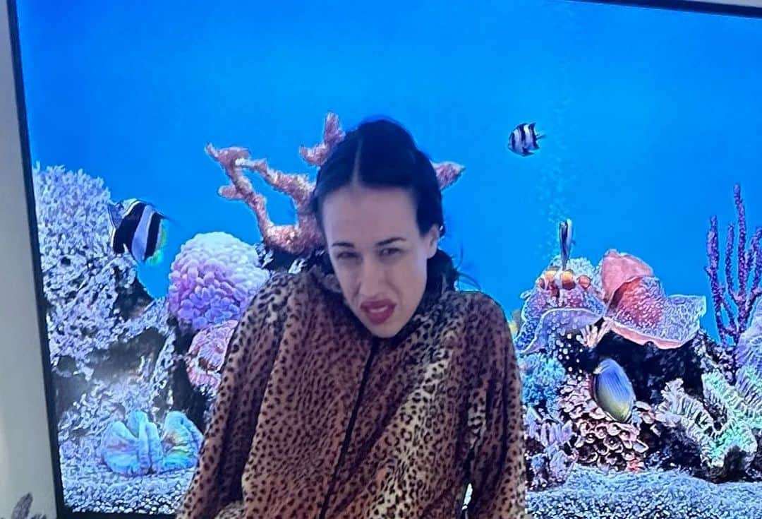 ミランダ・シングスさんのインスタグラム写真 - (ミランダ・シングスInstagram)「Me swimming.」3月28日 6時26分 - mirandasingsofficial