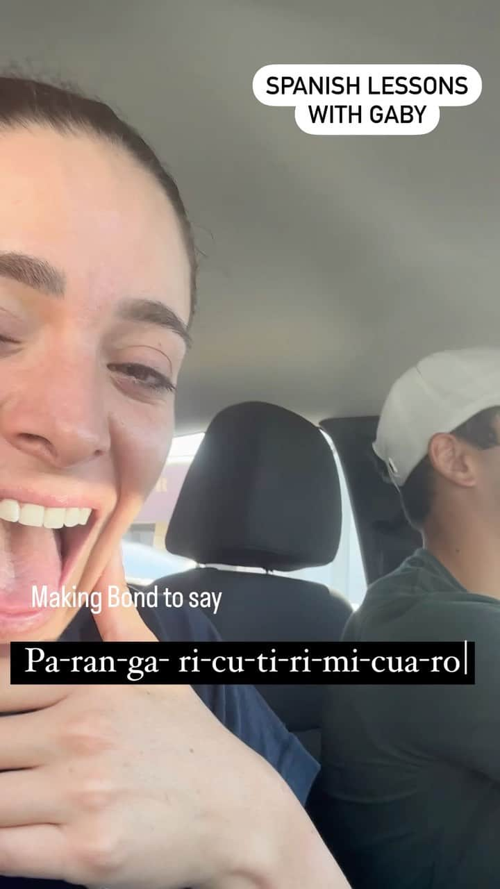 ギャビー・ロペスのインスタグラム：「Spanish lessons with Gaby 🤣🤣 stay tuned I will turn him Mexican 😆😅   FYI NO!! Parangaricutirimícuaro is NOT a racist word.   @aaronbondd  @theoncourse_osteos」