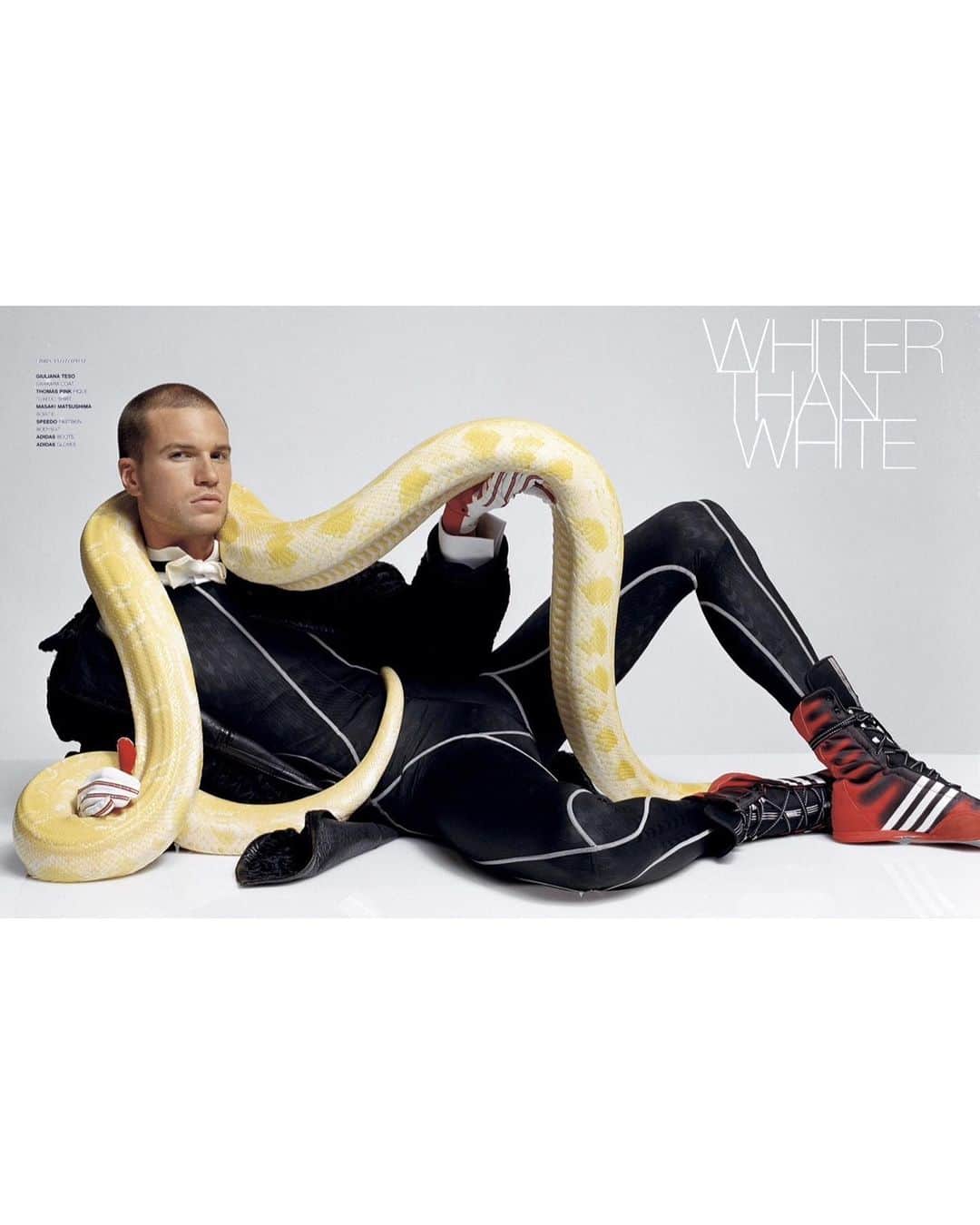 ナイジェル・バーカーさんのインスタグラム写真 - (ナイジェル・バーカーInstagram)「When you book two models to shoot with an albino python and only one is actually comfortable holding it! 🤣 Shoot for ReFresh Magazine #swipeleft #snakes #albino #fashion」3月28日 7時15分 - nigelbarker