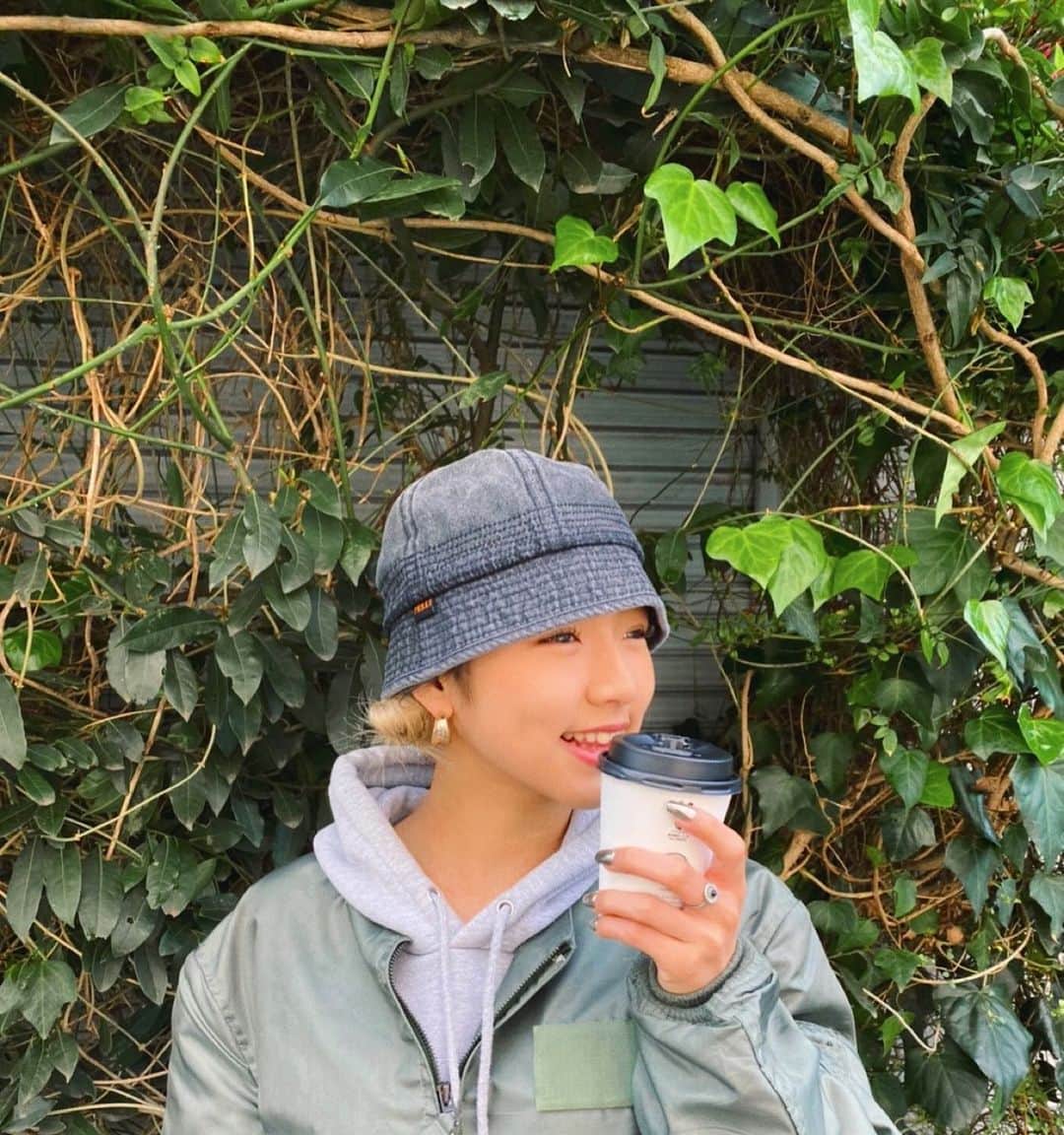 のインスタグラム：「半目寸前だけど幸せそうなのでオーケー🥹💚」