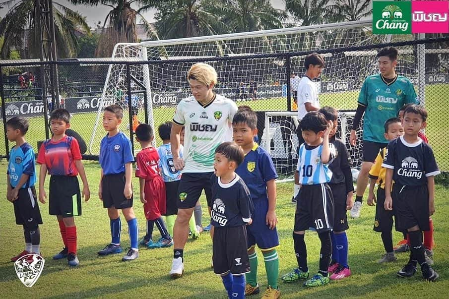 馬場悠企さんのインスタグラム写真 - (馬場悠企Instagram)「Go to sponsored events. Play soccer with 200 children.  #chang #thailand #children  #day」3月28日 17時18分 - yuki_bamba32