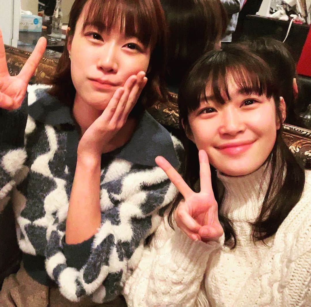 小篠恵奈さんのインスタグラム写真 - (小篠恵奈Instagram)「昨日の。顔に手を置いてるのはでっかいニキビ隠してるだけです。」3月28日 17時41分 - koshino_ena