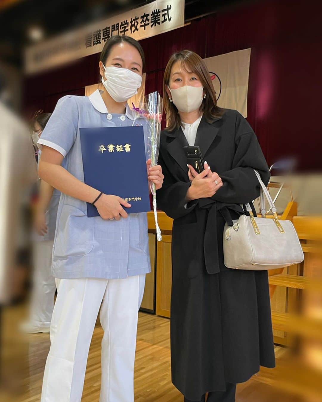 田代凪沙のインスタグラム：「先日無事に看護師国家試験合格いたしました☺️🌸  やっと皆さんに報告ができる〜っ！！ 結果出るまで長かった〜🥹  6才の頃からサーフィンを始め、そこから17年間サーフィンをさせて頂き、3年前新たなスタートとして看護師という道に進ませていただきました。  進む道が変わっても支えて頂いたスポンサー様、応援し続けてくれた家族、友人や周りの方々には本当に感謝の気持ちでいっぱいです。  久しぶりの学生生活も先生や友人に恵まれ、たっくさん支えていただきました🤓✏️ ちかこ、慶一郎ありがとう😘  これからは社会人として、目標を持ちながらステップアップして行けたらいいなと思います。  初心と笑顔だけは忘れずに、また皆さんに支えられながら頑張って行きたいと思います🤭💕  これからもよろしくお願いします🔆  @billabongwomensjp」