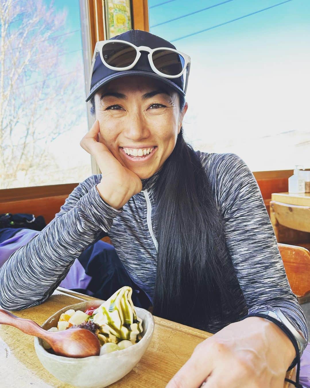 三星マナミのインスタグラム：「・ ・ 野沢温泉スキー場の ゲレ食と途中休憩は俄然っっっ  @panorama_house_buna   🍴🍛☕️🍰🍫🍦🍝」
