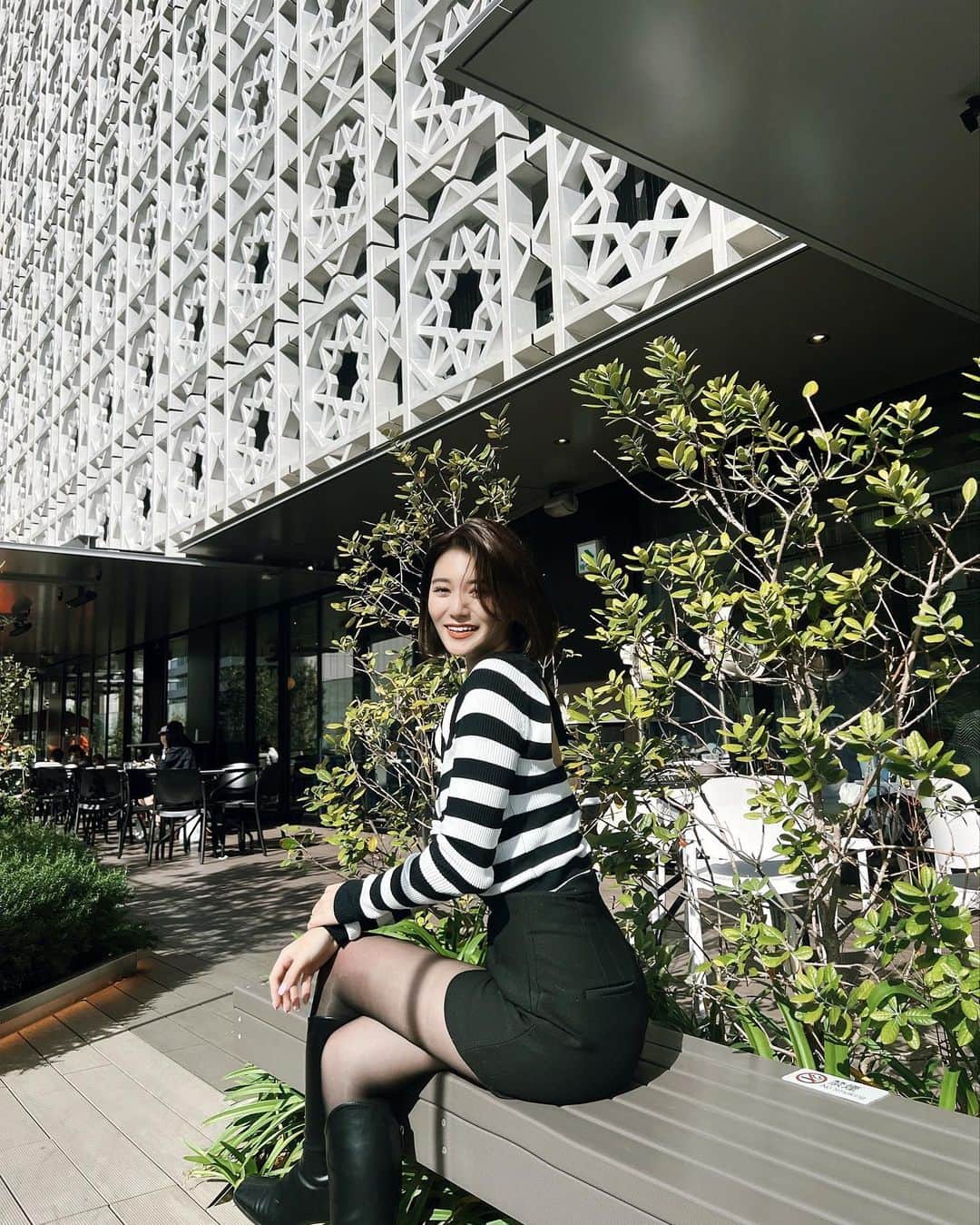 浪花ほのかさんのインスタグラム写真 - (浪花ほのかInstagram)「久しぶりに お昼にオシャレなカフェとか行ってみた☕️💭笑  初めてみかんと出会ったのは オーディションで、 私が審査員してて 履歴書に、推しモデルに私を書いてくれててそれを見てから私もそこから推し続けてきた🤭笑 POP繋がりやのに 地元が頑張れば徒歩で行ける距離ってゆーの知って、地元のお友達感覚で会えるから楽しい😂爆笑  ちなみにほのばびさんって呼ぶのは地元じゃ恥ずかしいから今日から禁止してみた(o´艸`)笑 今日もありがとうございました🍏💚💚」3月28日 18時11分 - hnoa_z