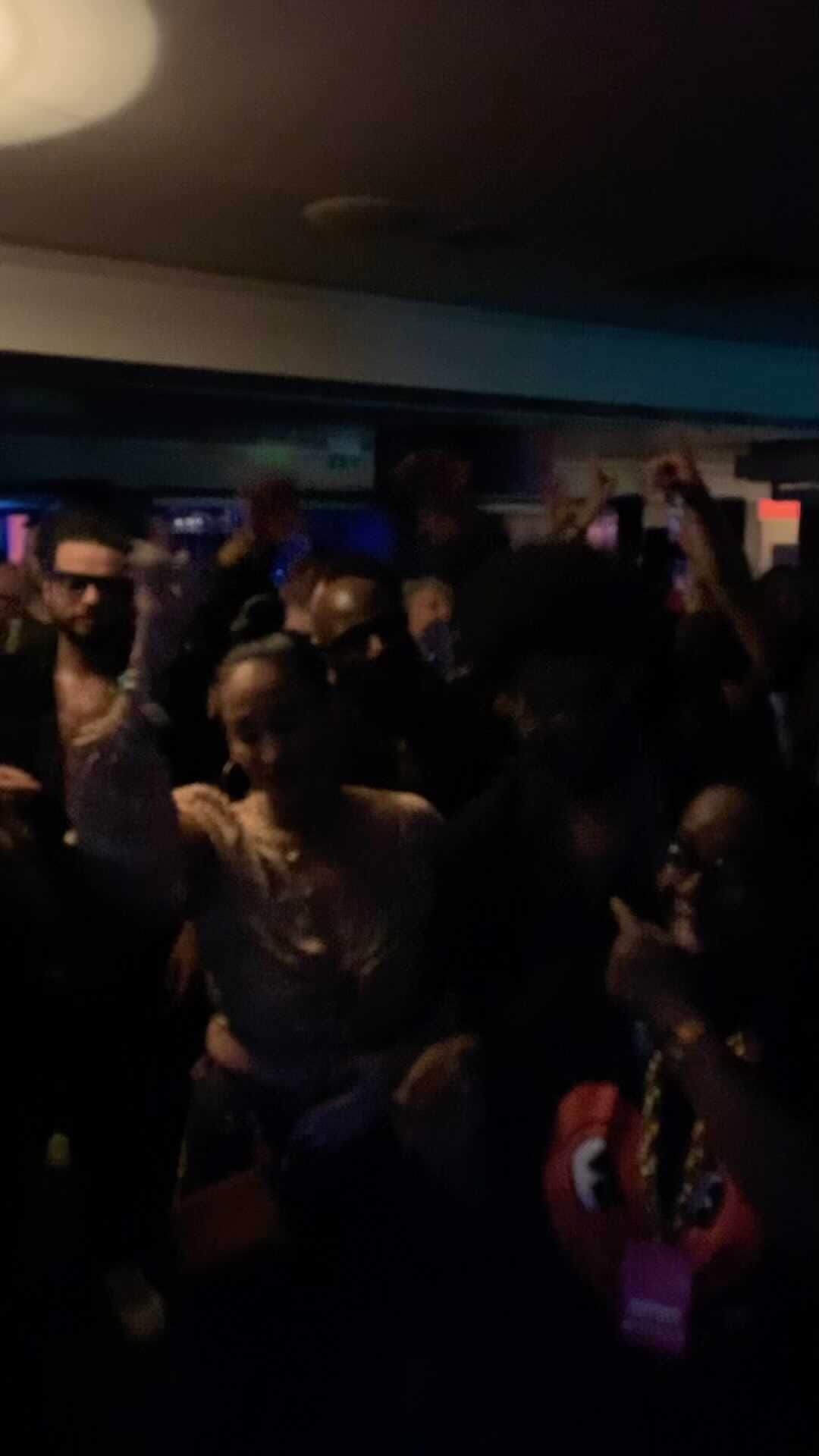 のインスタグラム：「@djkawasaki ft. @ndeaoninstagram のAin't No Mountain High Enough も大盛り上がり！ @southportweekender  https://spotify.link/iei4AQvywyb」