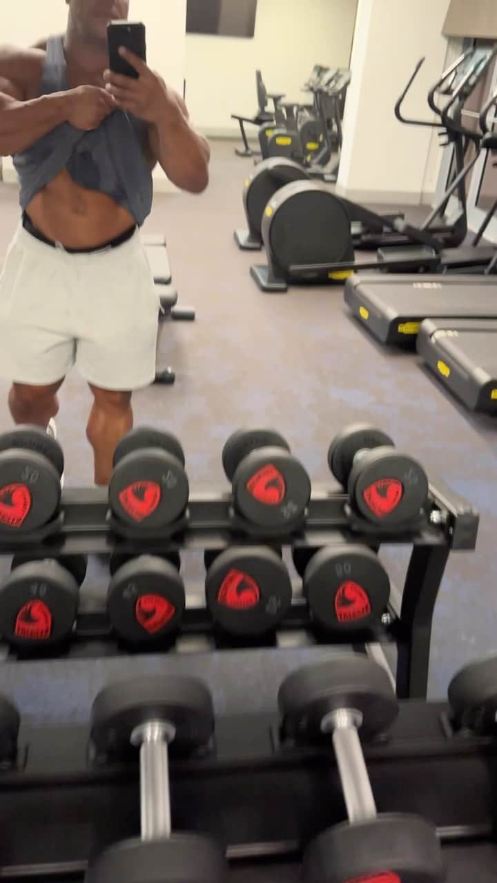 Phil Heathのインスタグラム：「Late night gym cardio session with my beautiful wife @shuriecremona and I must say tonight made me feel something I hadn't felt in years.   Time to show myself what this body can do! Got fat to drop and muscle to gain baby!!!!   Remember you're all capable of doing exceptional things if you're willing to sign up for the pain, sacrifice, the removal of negative thoughts & bad habits. Replacing them with positive thoughts, establishing new productive habits with consistency will provide an opportunity to reach a new horizon.   It's all on YOU!!!  Love to All!!!  -PH  #philheath #7xMrOlympia #TheGift #TimeToRide #Champion #mindset #lfg」