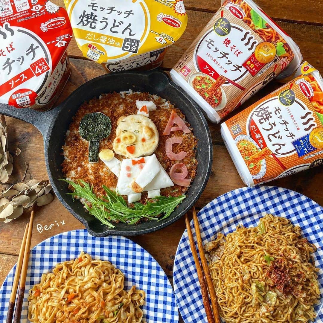 エースコックのこぶたのインスタグラム：「. 焼そばモッチッチ・焼きうどんモッチッチ✨  モチモチの食感で、まるで手作りのおいしさです🐽  お店で見かけたら食べてみてね！     Special Thanks!📷@emix0120 #エースコック #モッチッチ #焼そばモッチッチ #焼うどんモッチッチ #麺好きと繋がりたい #焼きそば #カップ焼きそば #麺好きと繋がりたい #おうちごはん」