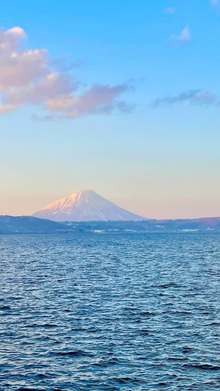 三津谷亮のインスタグラム：「・ ・  本日、3月28日は三津谷の日！！  舞台『#マミィ！』北海道の旅公演で見てきた景色。  ・ ・ #みつやの日  #三津谷の日 #328の日  #北海道  #旅」