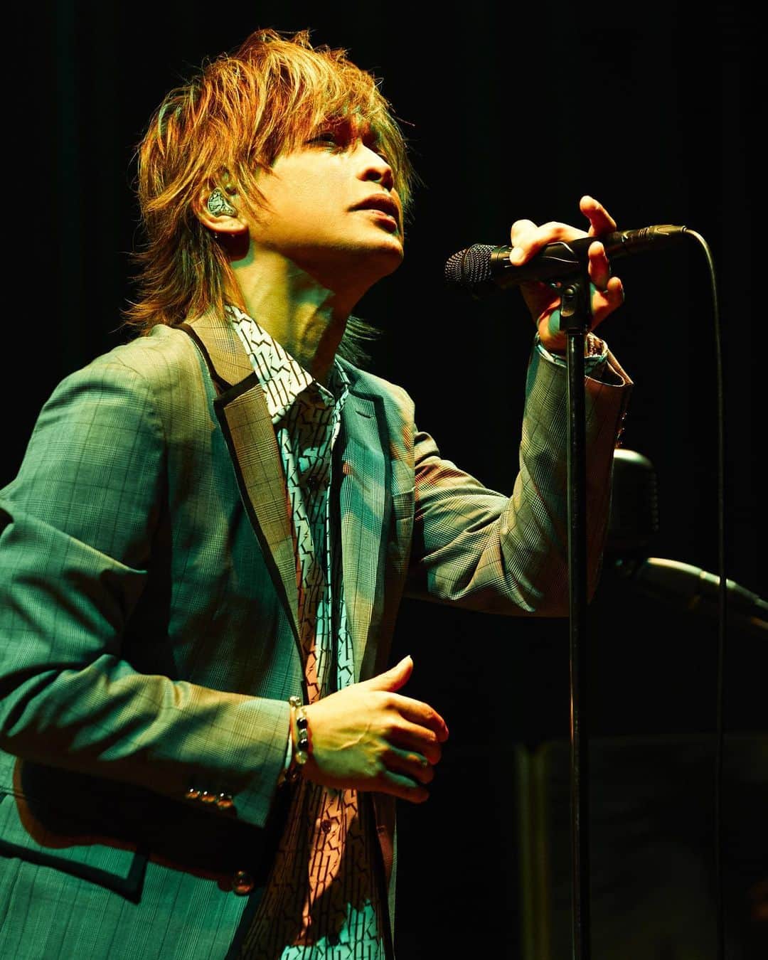 INORANのインスタグラム：「Osaka, see you this weekend .  #INORAN Billboard Live Tour IN MY OASIS Billboard Session 2023  04.01-02 Billboard Live OSAKA  「IN MY OASIS」の世界が再び！  Tickets ⬇️ http://inoran.org/show/25957/  #billboard #billboardlive #billboardliveosaka #live #tour #acoustic #premium #inmyoasis  Photo taken by @ysz.photo」