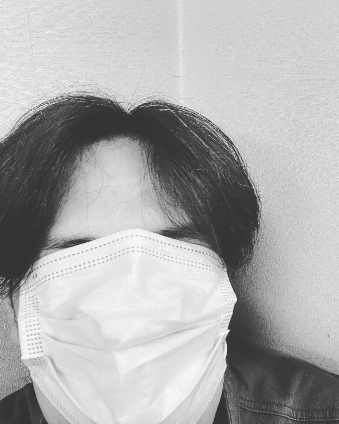 岡山祐児さんのインスタグラム写真 - (岡山祐児Instagram)「#こうして寝てるのを誤魔化す」3月28日 12時56分 - yuji.okayama