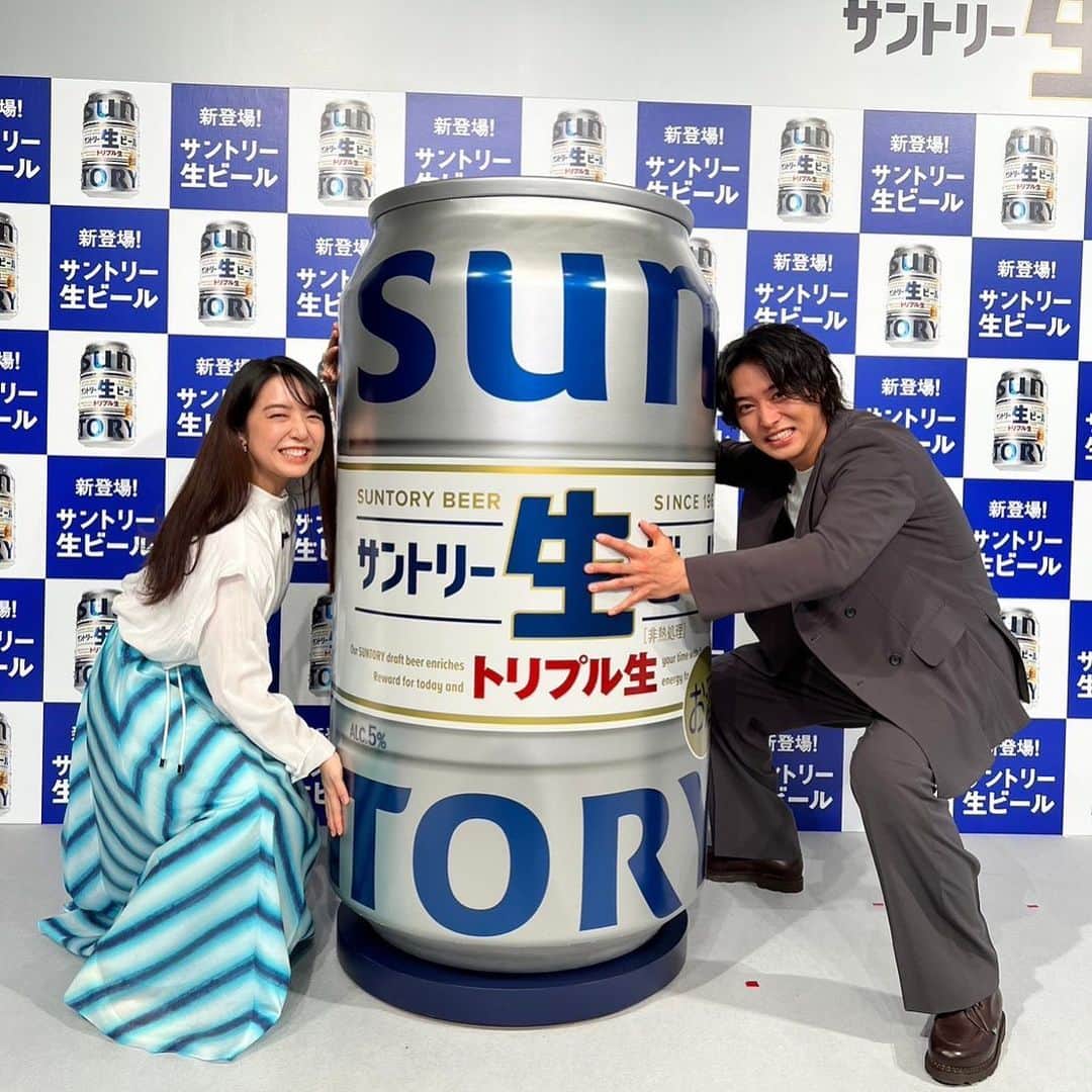 のインスタグラム：「4月4日から発売のサントリー生ビール、とっても美味しいです。毎日頑張ってる私たち、全員優勝🍺」