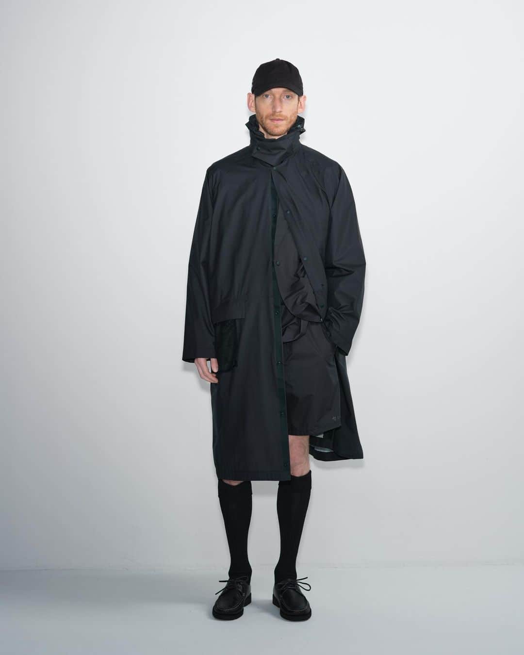 キャプテン サンシャインのインスタグラム：「.  KAPTAIN SUNSHNE × Goldwin 10th Anniversary Capsule Collection  PERTEX®︎ SHIELDAIR Coat PERTEX®︎ SHIELDAIR Anorak PERTEX®︎ SHIELDAIR Jacket PERTEX®︎ SHIELDAIR Pants PERTEX®︎ SHIELDAIR Short Pants  Navy / Charcoal  It will be released on Mar. 31st  More information can be found at our online store. kaptainsunshine.com  #kaptainsunshine」