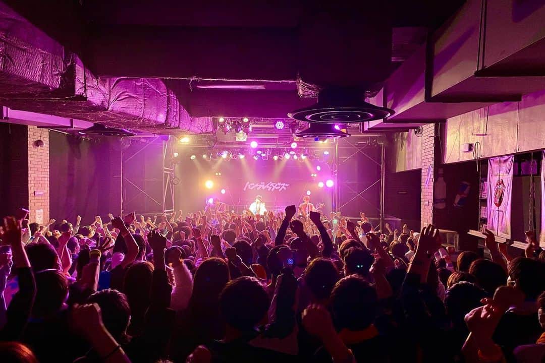 のインスタグラム：「2023.03.21 #ハンブレッダーズ  #ヤバすぎるワンマンツアー 郡山Hipshot Japan  #ハンブレ #ライブハウス #ヤバすぎる #live #livemovie  #福島」