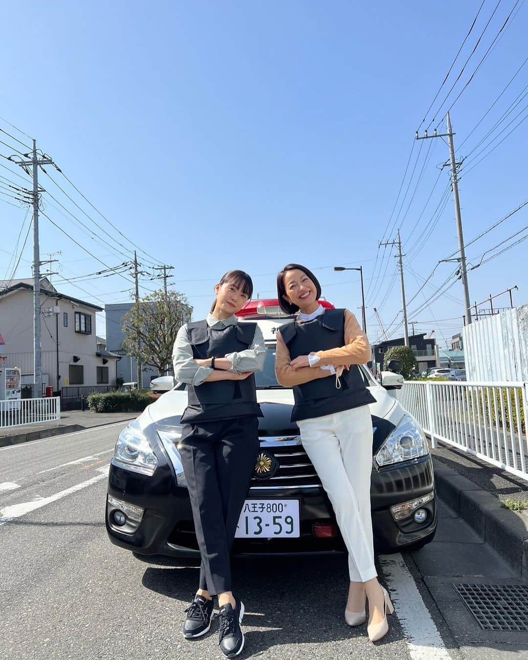 羽田美智子さんのインスタグラム写真 - (羽田美智子Instagram)「桜満開の東京ですが花冷え、、ちょっと肌寒い気候です🌸🌸  早いもので 来週4/5(水)から 『特捜9season6』の放送が始まるんですよ‼️  昨年からチームに加わってくれた由真ちゃん役の 深川麻衣ちゃん❣️  待望の妹分ができてめちゃめちゃ嬉しい私です。  が、しかし、 麻衣ちゃんからは お母さんのようだと言われています😅  毎年少しずつ変化していく #特捜9 。 今年もいい感じの現場です‼️  是非是非見ていただけたらなーと願っています😊  ちょいちょい写真をアップしますので、こちらもよろしくお願いします😉」3月28日 14時26分 - michikohada