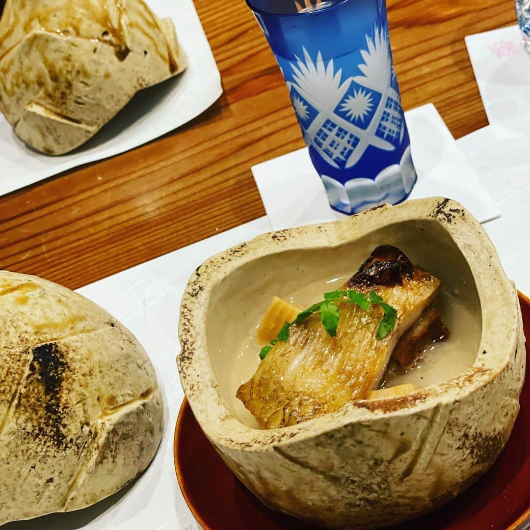 春花きららさんのインスタグラム写真 - (春花きららInstagram)「思い出☺︎  最高すぎるお料理と 大好きな方々と  幸せすぎる時間を過ごさせていただきました♡  #和食最高  #日本酒最高  #江戸切子  #食器  #美しい」3月28日 14時36分 - maiko_kirara