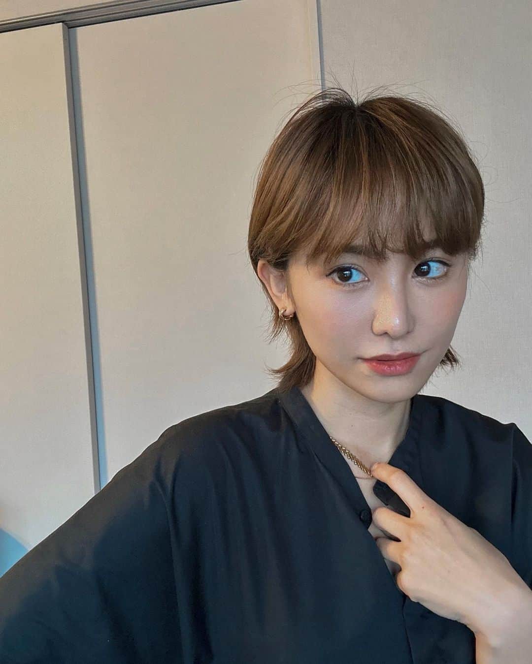 宮本沙恵のインスタグラム：「@a_clinic_ginza の @aclinic_yoshikawa 吉川先生にAスレッドを施術して頂き10日が経過しました！ . 引き攣り感も無く、自然なリフトアップが叶って嬉しい🤤  将来的なたるみやシワの予防にも、手軽な糸リフトはお薦めです✨ . #aスレッド #糸リフト #aclinic #aclinic銀座 #aclinic横浜 #aclinic新宿 #aclinic名古屋 #aclinic大阪 #aclinic福岡 #aclinic池袋 #acllinic仙台 #aクリニック #エークリニック#小顔 #リフトアップ #スレッドリフト #小顔整形 #たるみ改善 #美容外科 #美容皮膚科 #美容クリニック#吉川彩」