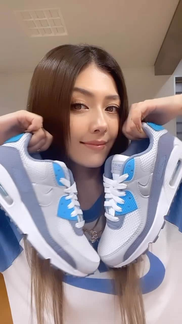 Niinaのインスタグラム：「How I wear my new AIR MAX90👟 #NIKE #AIRMAX #エアマックスデー」