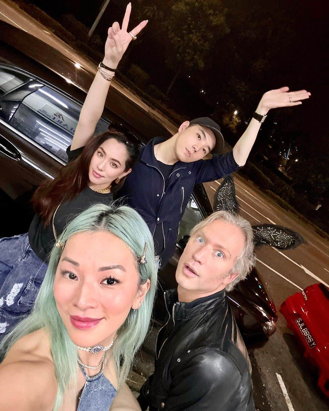 アリッサさんのインスタグラム写真 - (アリッサInstagram)「double date shenanigans~ happy birthday Tinanananana & Vincent! 🎂🫶🏻💋 // ps. look out for pics 4 & 5. x」3月28日 14時53分 - xarissaxcheox