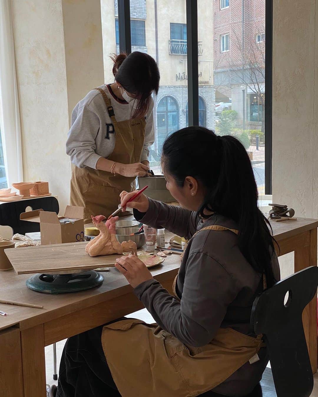 パク・ソルミさんのインスタグラム写真 - (パク・ソルミInstagram)「🌿  내가 만든 그릇에  내가 만든 요리를 담을수 있게 되었다  신나!!  #도예」3月28日 14時55分 - park_solmi
