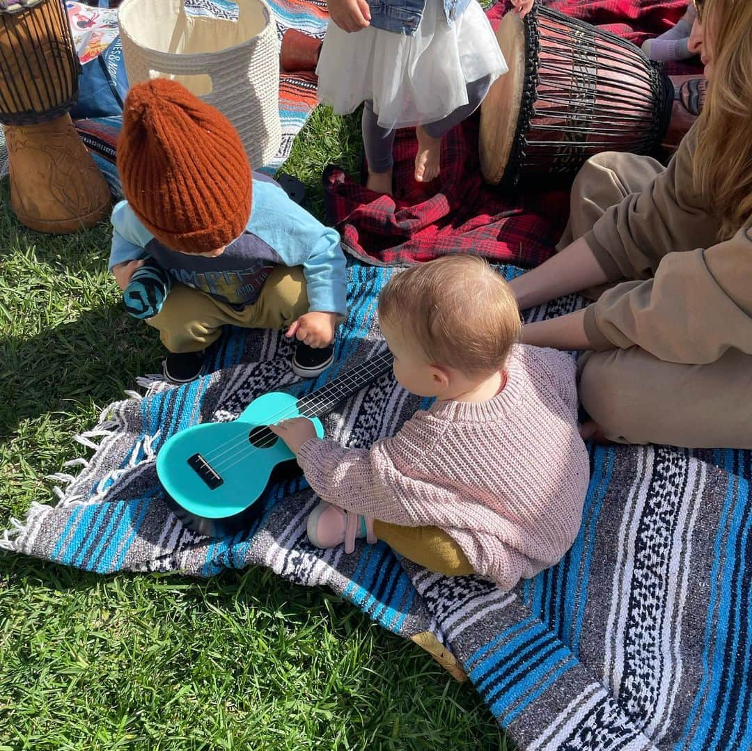 KATさんのインスタグラム写真 - (KATInstagram)「Taught my first baby music class this morning and it was a blast! 🙌🏼 so fun getting to share this with young babes!   初めて赤ちゃんの歌教室を教えました！　日本語と英語の歌をミックス出来て楽しかった。🥰」3月28日 15時07分 - katmcdowell