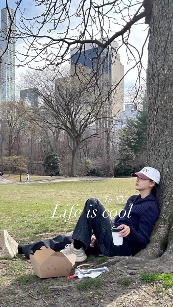 ジュヨン のインスタグラム：「뉴욕에 와서 꽂힌 노래 학창시절 많이 들었던 노래 ㅋㅋ Life is coooooool 🌷✨💕  릴스만든거 잼있넹! 😘」