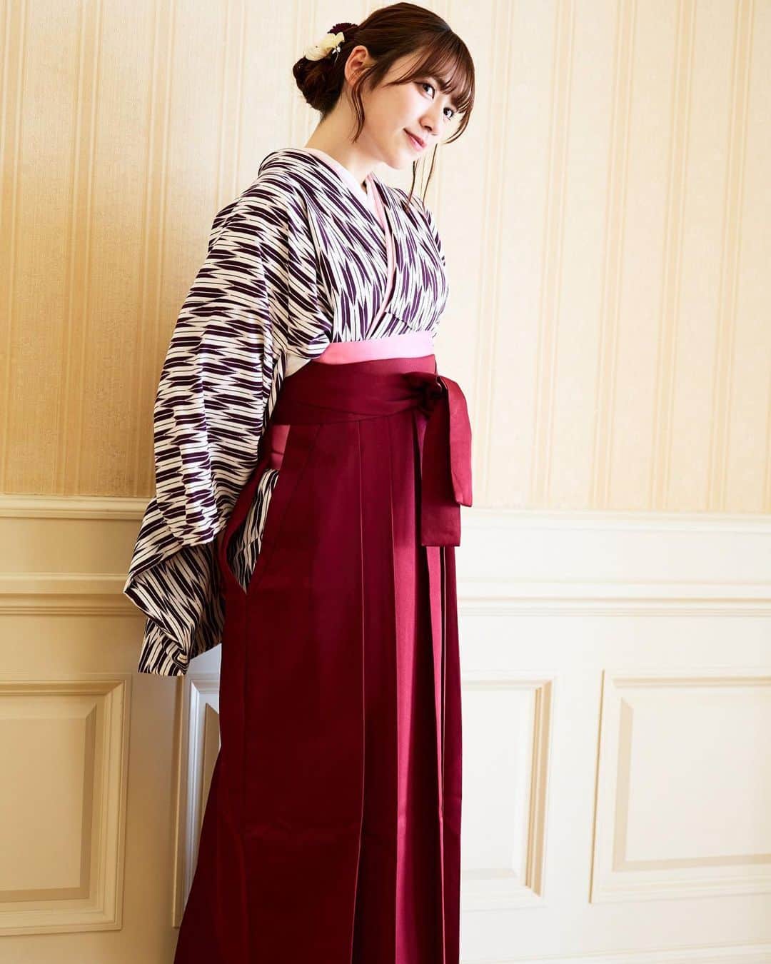 広山楓さんのインスタグラム写真 - (広山楓Instagram)「お着物たち！！！👘 一日で5着も着させていただけて楽しかったー！！  お着物に合った上品な動きができる女になりたい(7枚目)  #着物 #和装 #kimono #コスプレ #cosplay #撮影会」3月28日 15時54分 - maple.1018