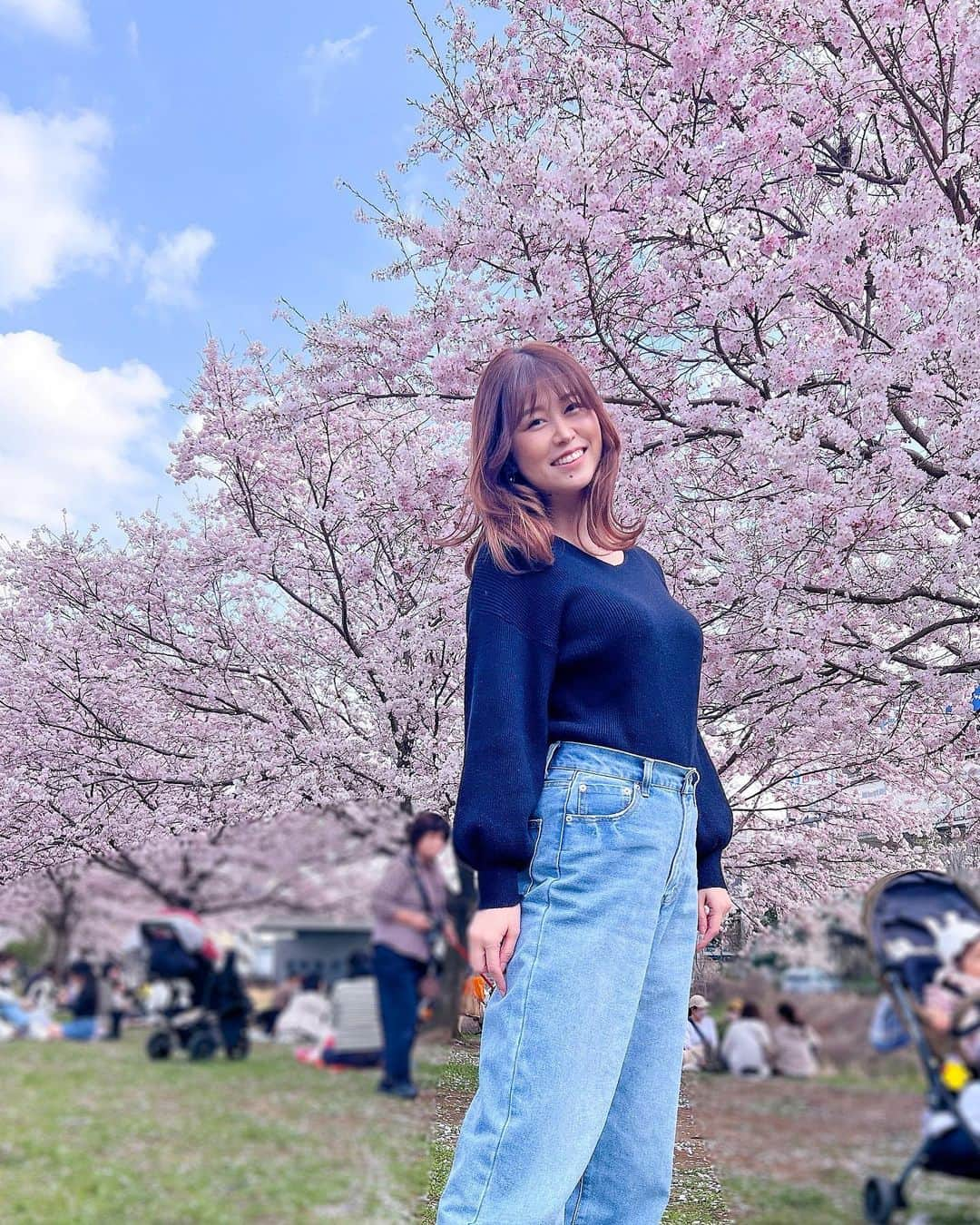 永作あいりさんのインスタグラム写真 - (永作あいりInstagram)「最近雨多いから 桜散っちゃったかなー？  🌸🌸🌸🌸  #Spring #春 #桜 #SAKURA  #Tokyo #벚꽃 #樱花」3月28日 16時04分 - aili1129