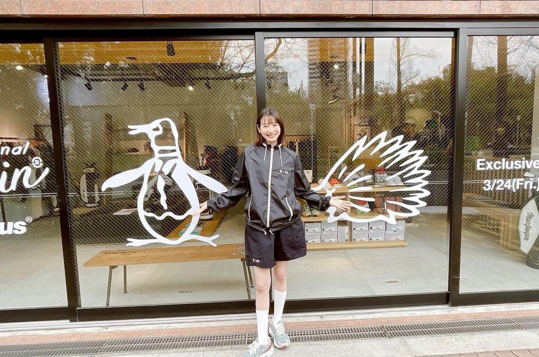 岡本夏美のインスタグラム：「OSAKA🌈  🐧×🦔  💚💚💚  @munsingwear_penguin  @munsingwear_jp  @clubhaus.jp」