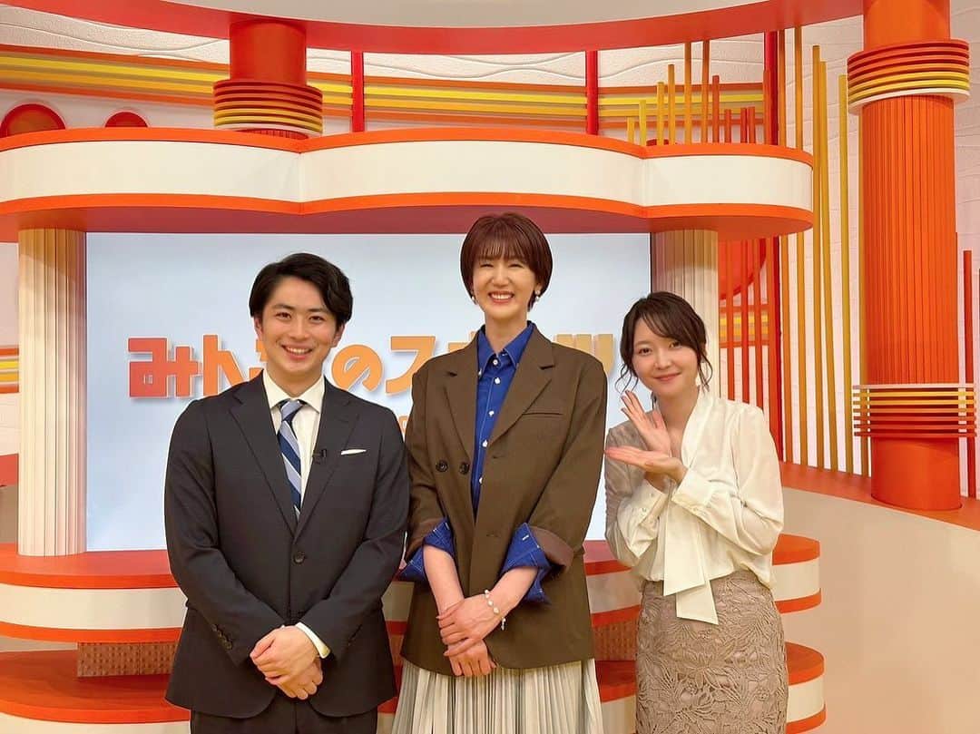 のインスタグラム：「. 3月のマンスリーMC、栗原恵さん✨ 小学生の頃、バレーボールワールドカップをテレビでみて栗原さんのことを知り、キラキラした「プリンセス・メグ」の笑顔に魅了された1人です。 そんな憧れを抱いていた方と、番組でご一緒する日がくるなんて思ってもいませんでした...！  最終日にくださったお手紙。一文字一文字丁寧に書かれた美しい文字が、栗原さんのお人柄を表していました。大切に保管します。 1ヶ月間、本当に有難うございました🌸」