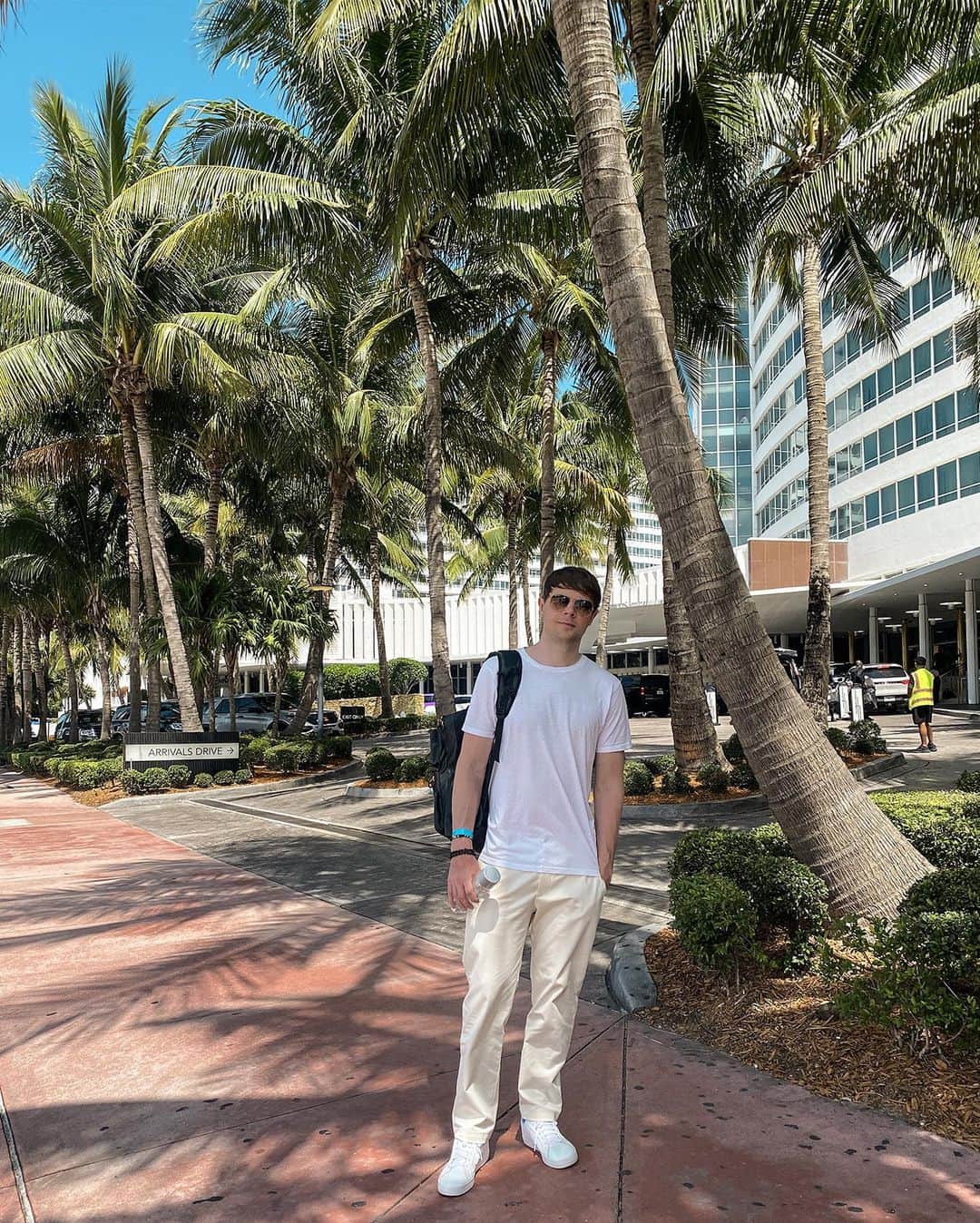 シン・コールのインスタグラム：「So much fun! 😎☀️ Good to be back in Miami」