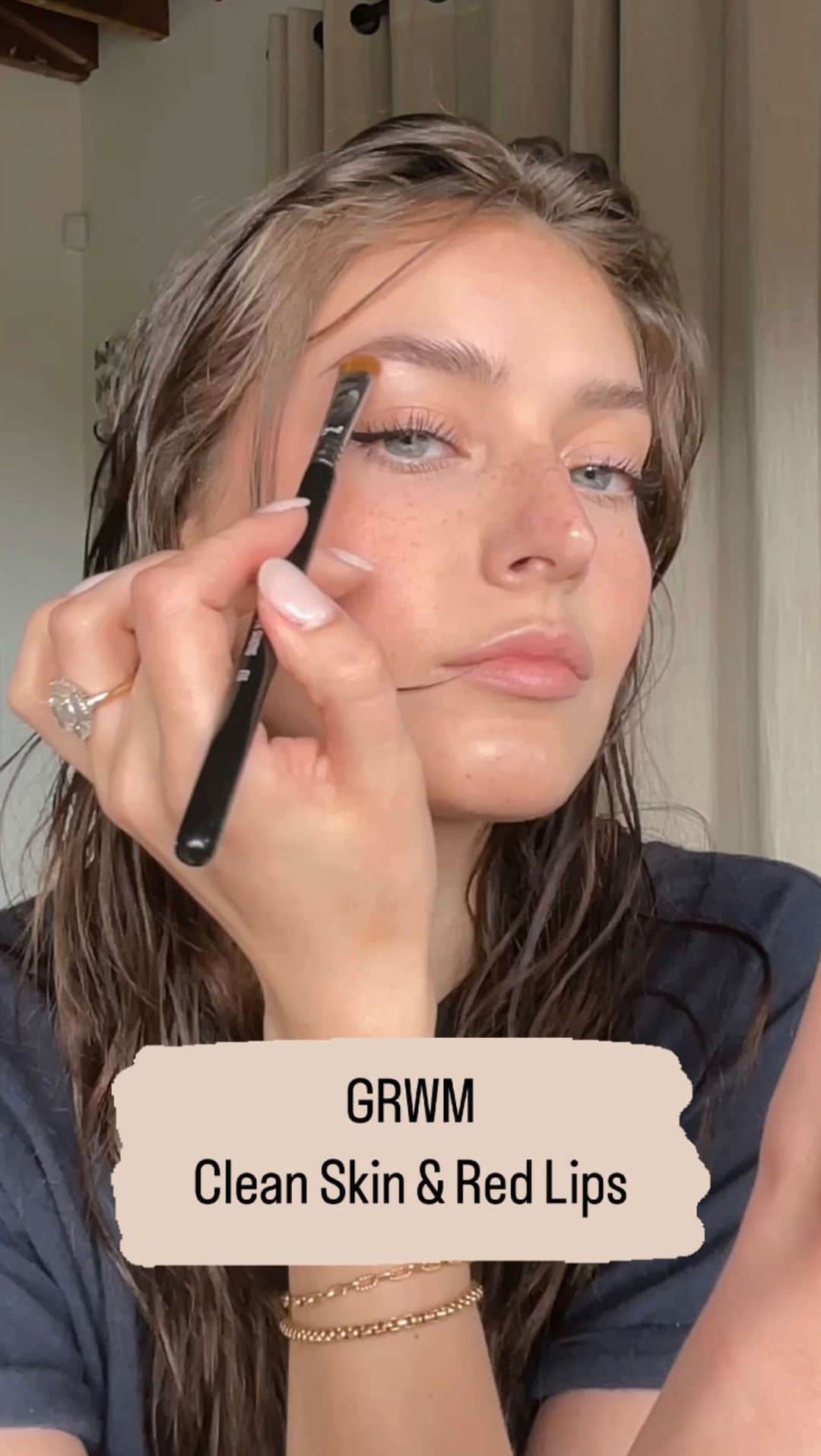 のインスタグラム：「Clean Skin & Red Lips Makeup Tutorial | Full step-by-step in my stories!   Products: @lauramercier Hydrating Primer  @welovecoco Sheer Healthy Glow Highlighting Fluid in Pearly Glow @welovecoco N°1 De Chanel Foundation in B20 @r.e.m.beauty Brow Gel @tomfordbeauty Shade and Illuminate in Intensity 1.0 - as bronzer + on eyes  @hourglasscosmetics Veil Setting Powder - on eyes @shiseido MicroLiner in Black @kvdbeauty Tattoo Liner in Trooper @charlottetilbury Beautiful Skin Concealer in 3 Fair @shiseido Brow InkTrio in Ebony  @trinnylondon Cheekbones in Kate  @charlottetilbury Matte Blush Wand in Pillow Talk @innisfreeusa Matte Mineral Setting Powder @kissme.heroinemake Curl Keep Mascara Base @kissme.heroinemake  Long Up Mascara Super Waterproof @rarebeauty Silky Touch Highlighter in Exhilarate  @makeupforever Artist Color Pencil in Boundless Bisque  @welovecoco Longwear Lip Liner in 184 Rouge Intense  @welovecoco Ultrawear Liquid Lip Color in 47 Daring Red」