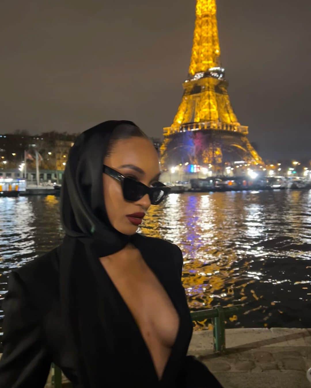 ジョーダン・ダンのインスタグラム：「when in Paris…」