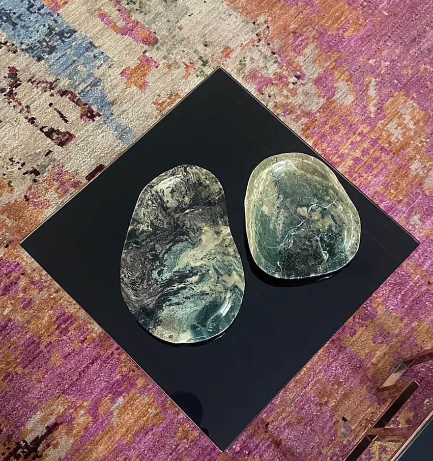 ベックスロックスのインスタグラム：「Functional objects of art that tell the story of life on planet earth from the past 25 million years. ⠀⠀⠀⠀⠀⠀⠀⠀⠀ Fossilised gemstones carved as collectible objects. ⠀⠀⠀⠀⠀⠀⠀⠀⠀ Bespoke One Of A Kind designs created for our private collectors.  ⠀⠀⠀⠀⠀⠀⠀⠀⠀ . . . #TheArtOfSlow #fossilart  #artcollector  #sustainableinteriors #oneofkind」